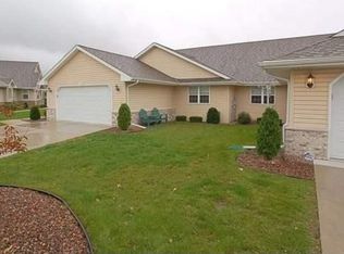 124 Summit Ct, Columbus, WI 53925