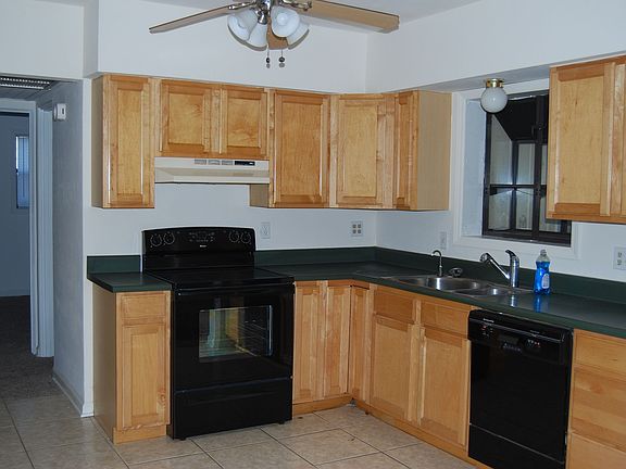4th image of 3250 35th Ave N