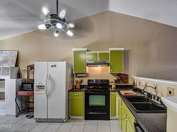 3rd image of 2835 E Irwin Ave