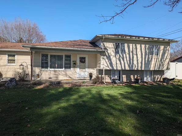 1402 Crabtree Dr, Vincennes, IN 47591