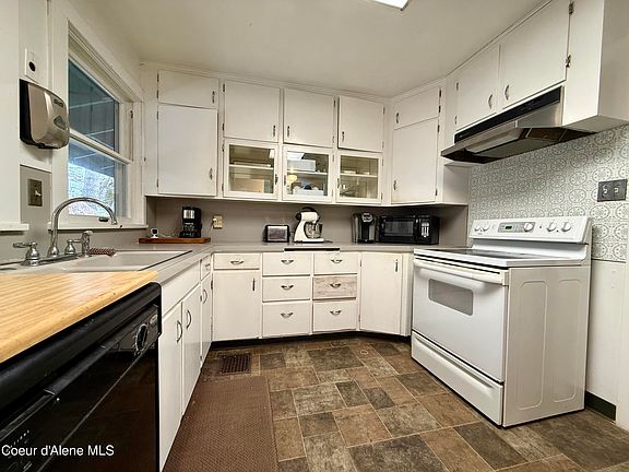 5th image of 910 Main St