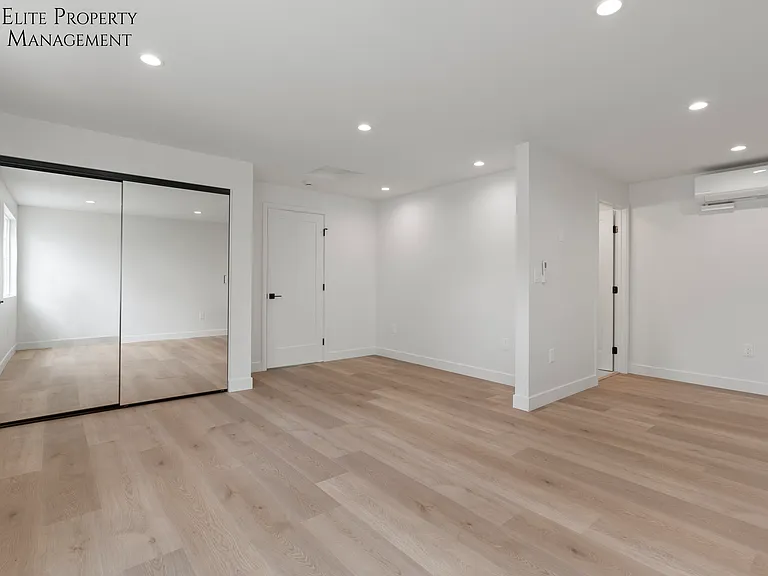 6418 Paramount Blvd #1/2 — Photo 27