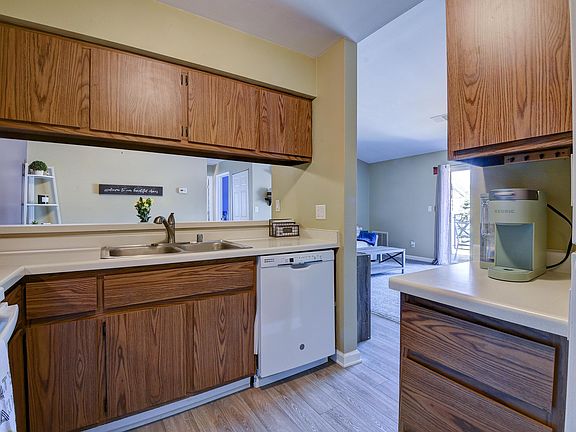 5th image of W168N11030 Ashbury Cir Unit 3