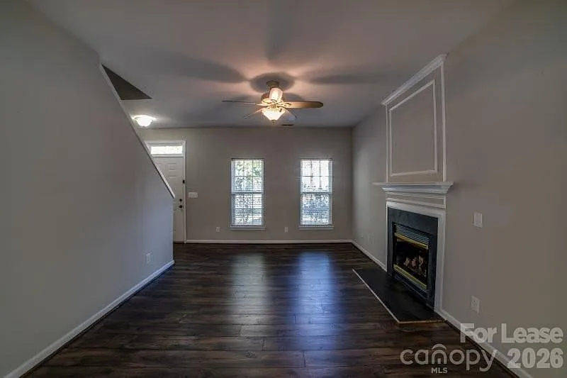 3 bed, 2.5 bath, $2,000 — Photo 4