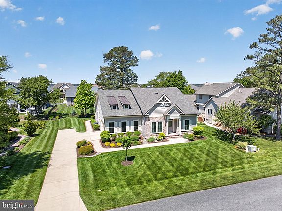 3rd image of 29390 Spy Glass Ln