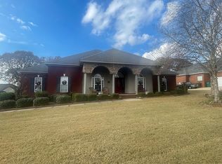 260 Stonegate Trl, Wetumpka, AL 36093