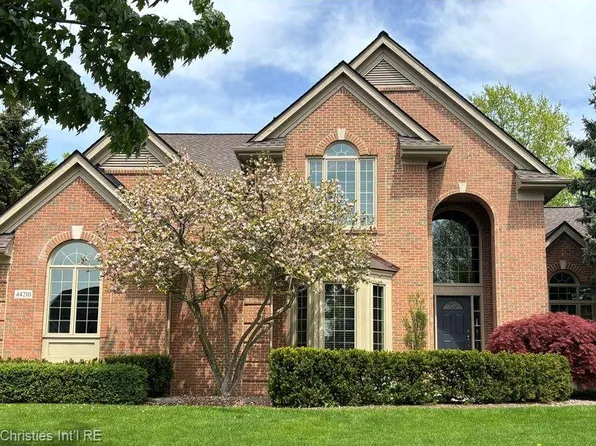 44210 Greenview Ln, Northville, MI 48168