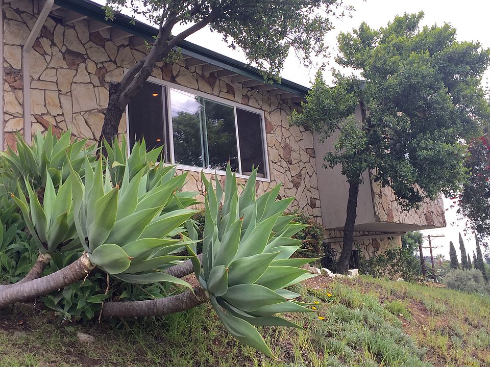1st image of 4550 Yosemite Way