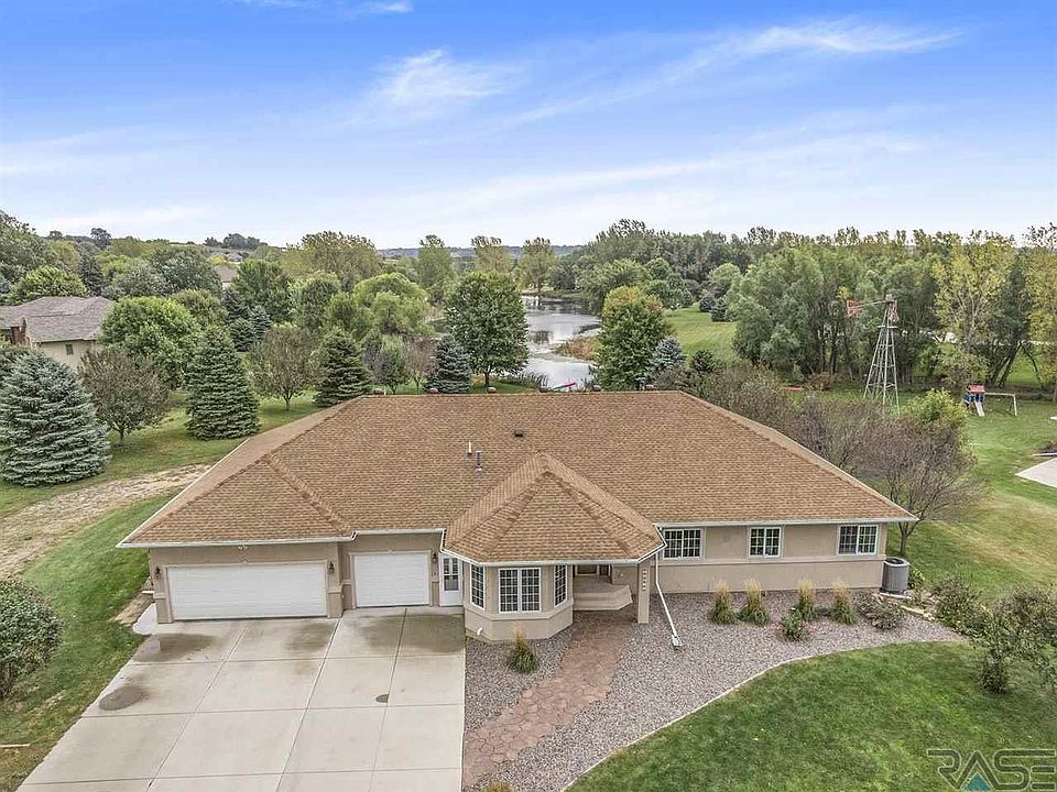 1st image of 48047 Snowbird Cir