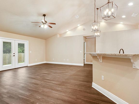 4th image of 16282 Walker Farm Ln