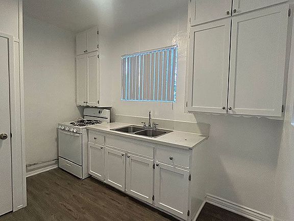 5th image of 4069 Broadway Pl #4083-01
