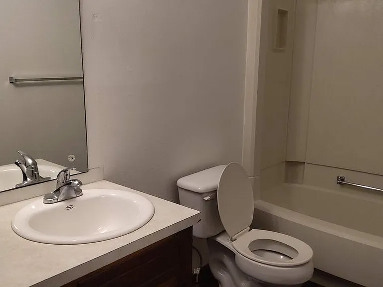 603 Sycamore Cir #1-6 — Photo 8