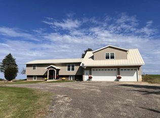 S4354 Curti Rd, Genoa, WI 54632