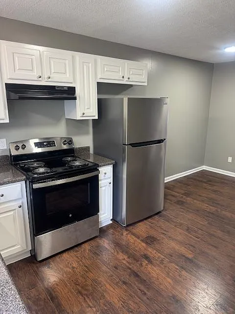 Unit Photo - 102 Hines Blvd #C