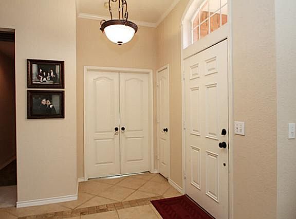 3rd image of 137 Carrington Dr