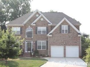 10054 Falmouth Ln, Charlotte, NC 28269