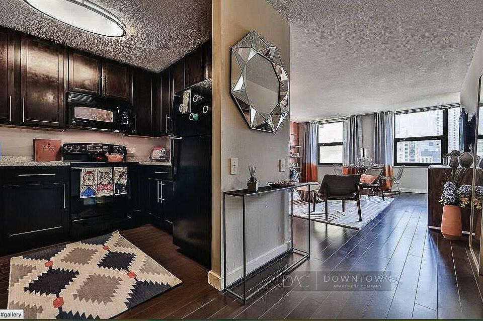 2nd image of 51 W Huron St