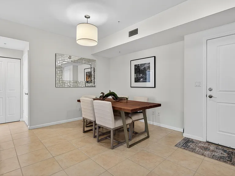 511 SE 5th Ave #1102 — Photo 2