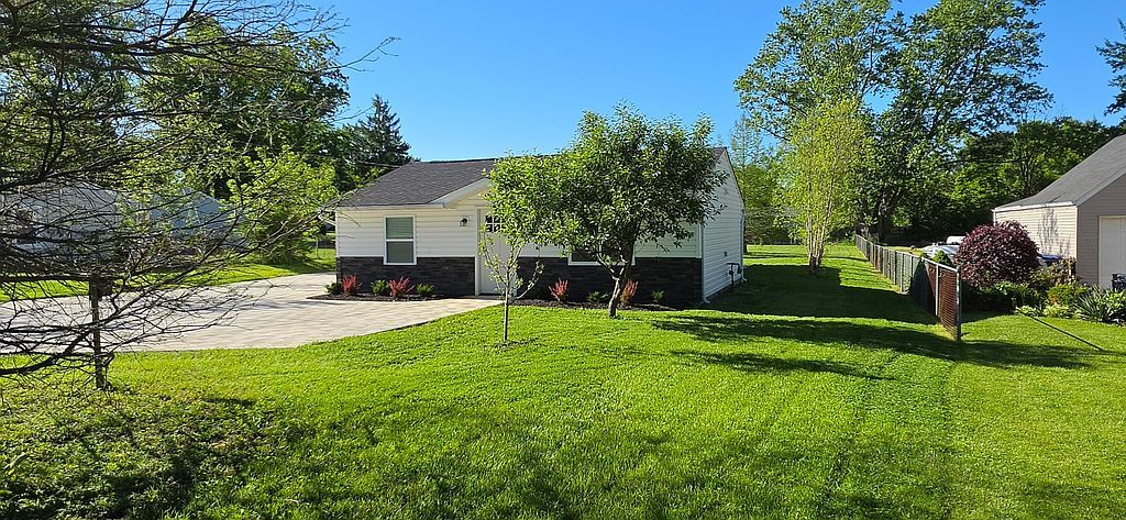 3613 Sleepy Hollow Rd - Property Image