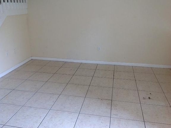 2nd image of 2608 SE 15th Pl #327