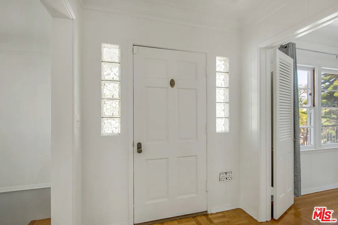 3 bed, 1535 sqft, $5,300 — Photo 2