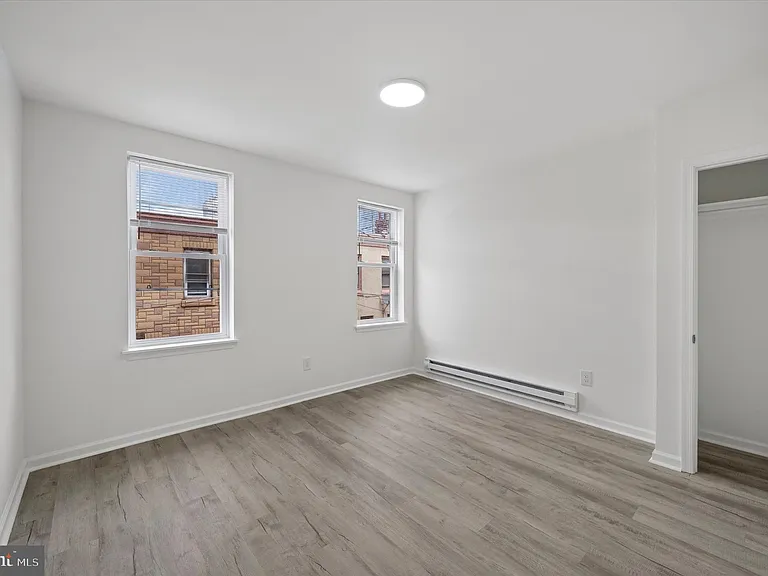 1216 W Firth St — Photo 14