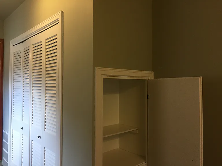 2634 N Clarence Ave — Photo 20