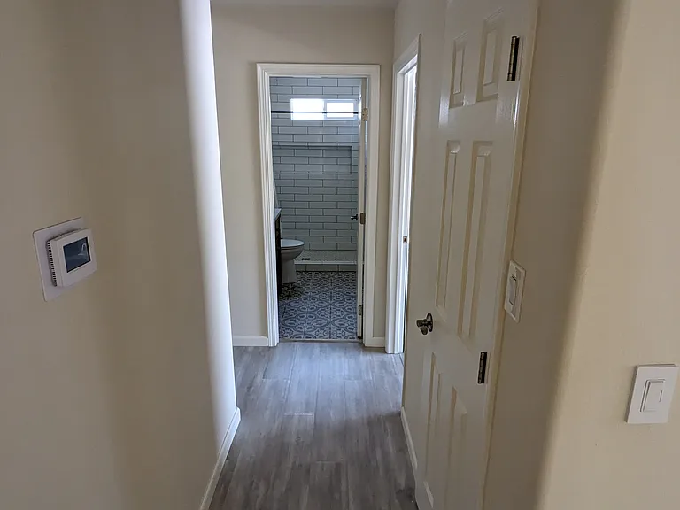 109 La Verne Ave — Photo 9