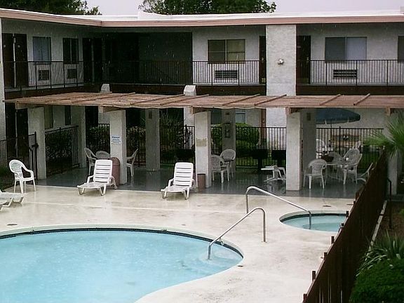 5th image of 10421 N 33rd Ave