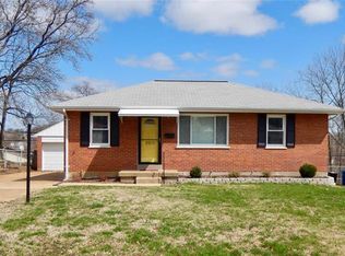8909 Southview Ln, Saint Louis, MO 63123