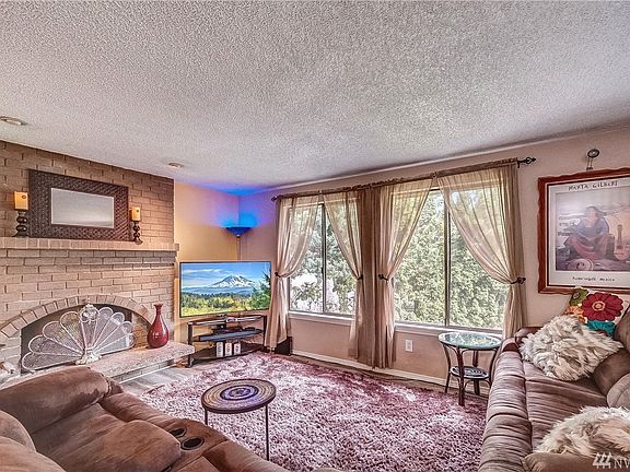 4th image of 12017 146 St Ct E
