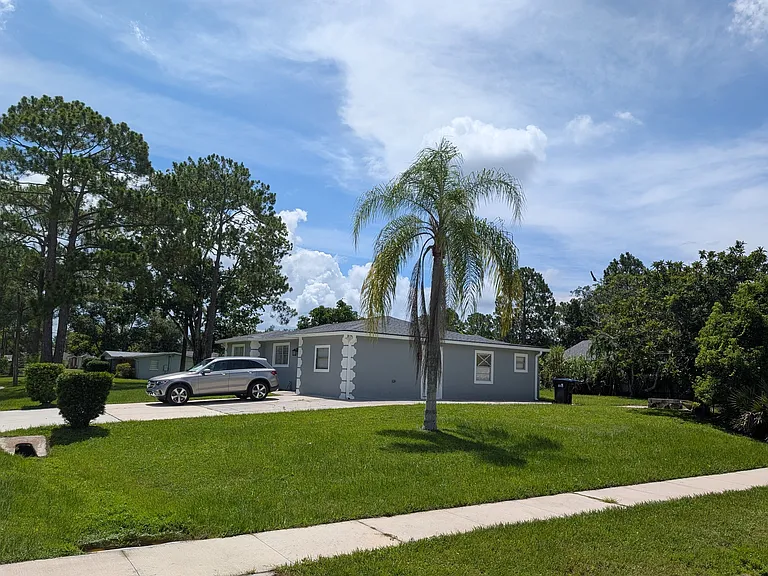 Sussex Dr — Photo 3