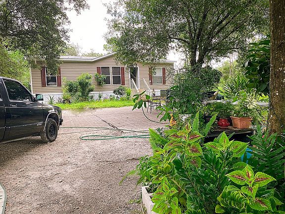 2nd image of 135 N Arboleda St
