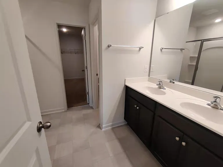 356 N Great White Way — Photo 12