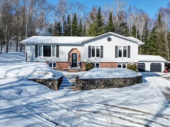 237 Clark Lake Rd, Bancroft, ON K0L 1C0