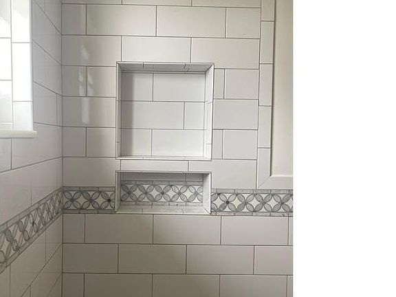 2nd image of 907 NW 4th St #1