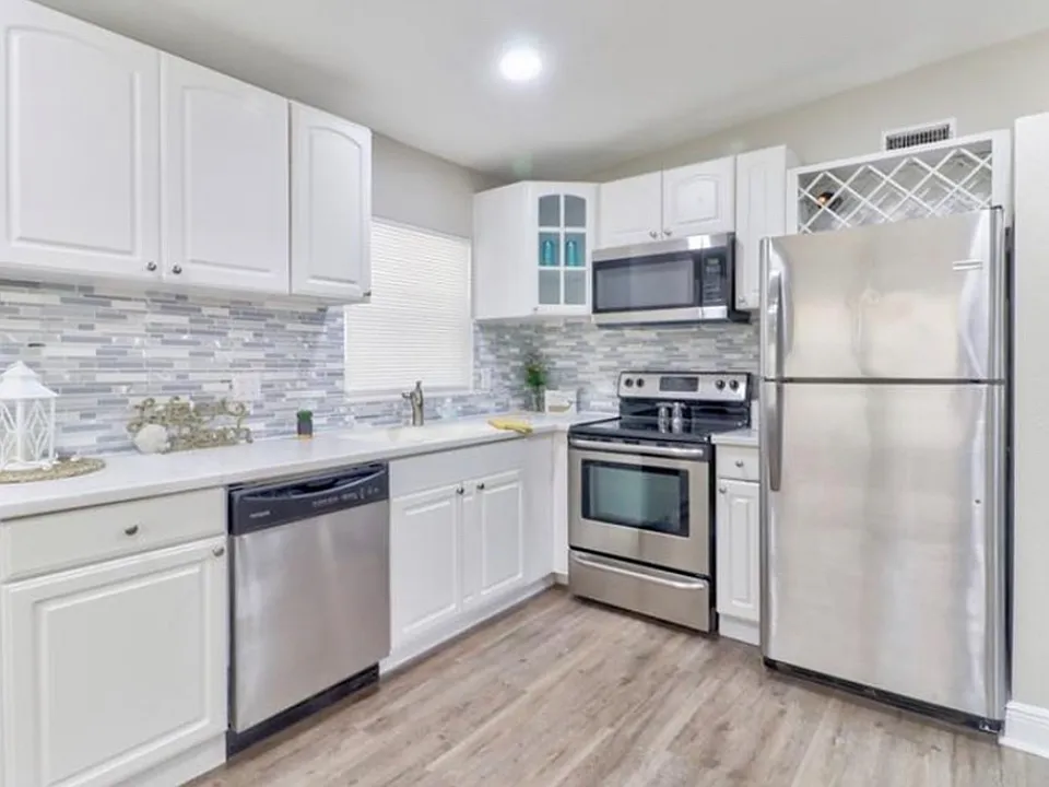 1369 Mary L Rd