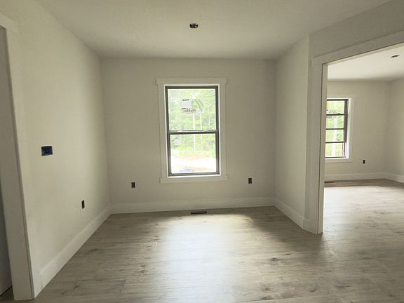4th image of 344 Georgee Rd