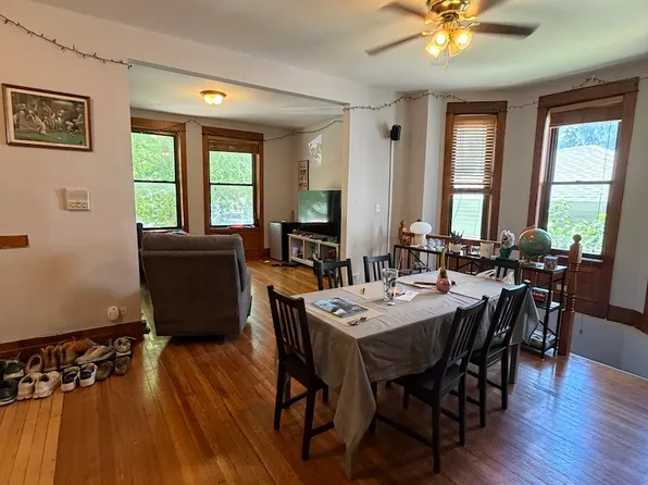 1358 W Barry Ave, Chicago, IL