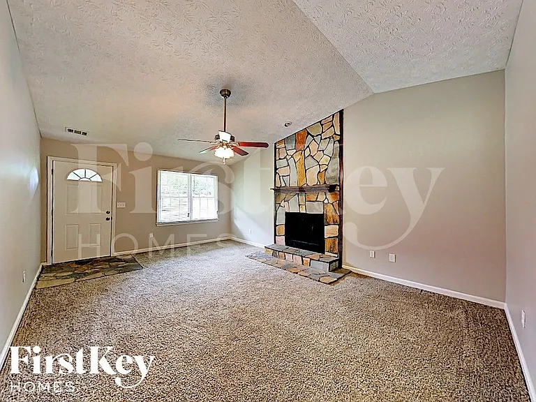 4136 Jodeco Rd — Photo 2