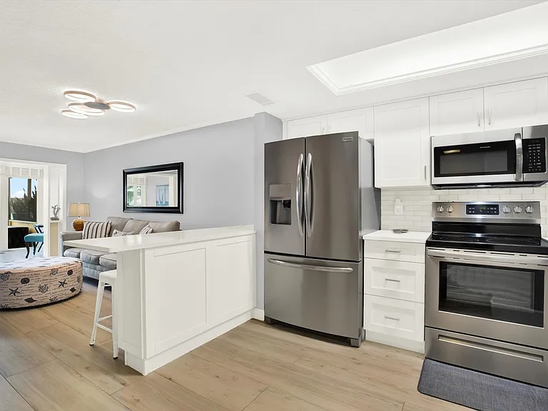 205 Dolphin Point #3 — Photo 5