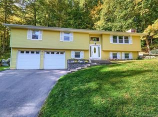 5 Bauer Rd, New Fairfield, CT 06812