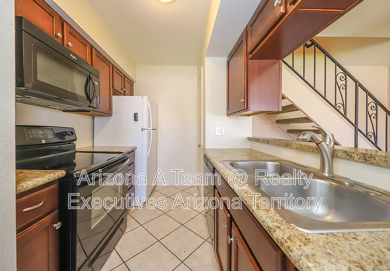 6596 E Calle La Paz #B-1 — Photo 4