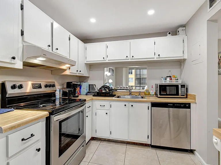 777 S Federal Hwy #202-H — Photo 18