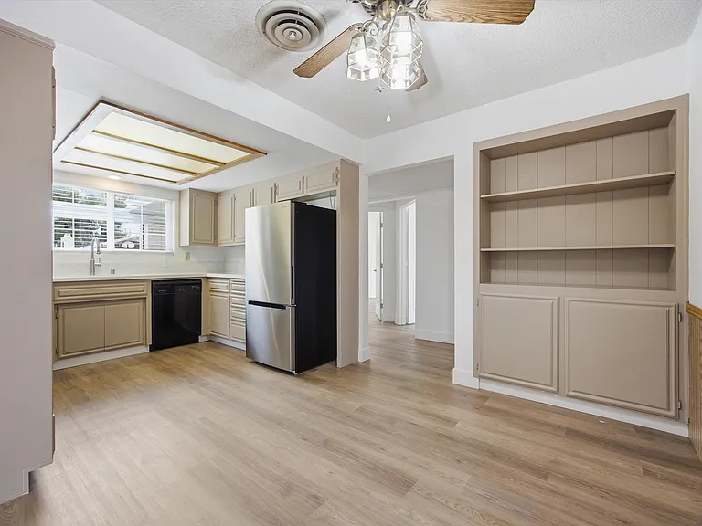 4709 Pinecastle Ave — Photo 12