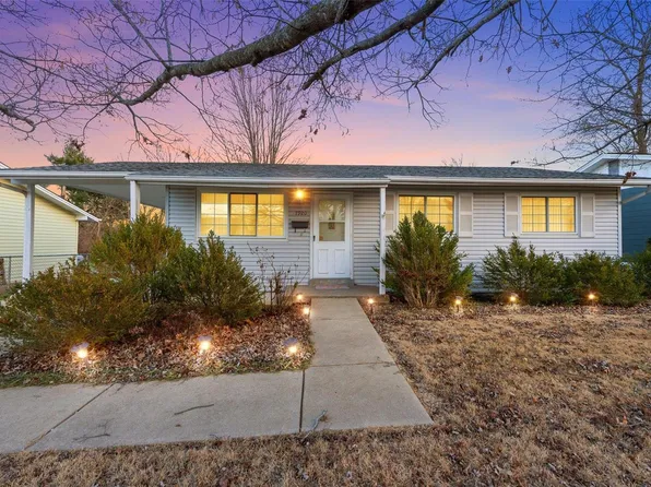 7920 Lila Dr, Hazelwood, MO 63042