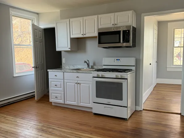 1 Wilson St APT 2, Worcester, MA 01604