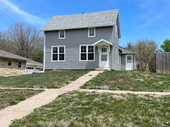322 N 9th St, Seward, NE 68434