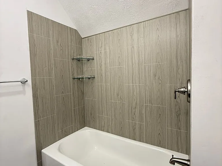1707 Meharry St — Photo 13