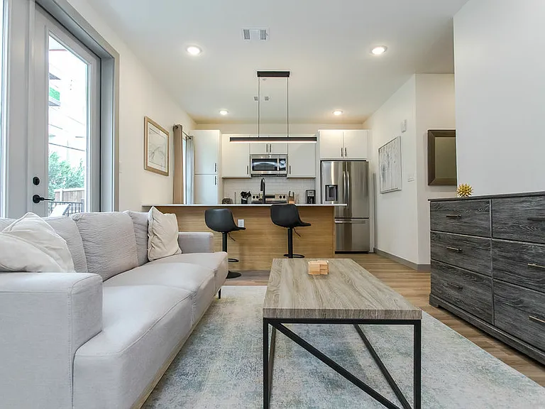 4001 Roseland Ave — Photo 63
